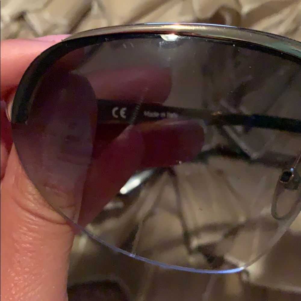 Givenchy sunglasses - Picture 5 of 6